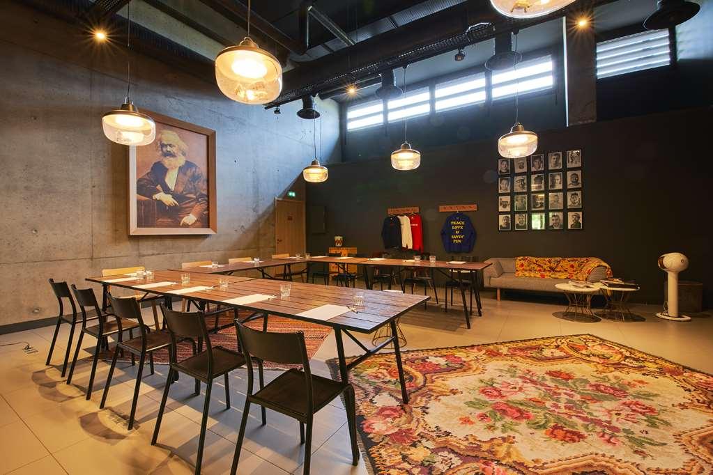 Mob Hotel Lyon Confluence المرافق الصورة